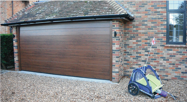 單條紋車(chē)庫(kù)門(mén)