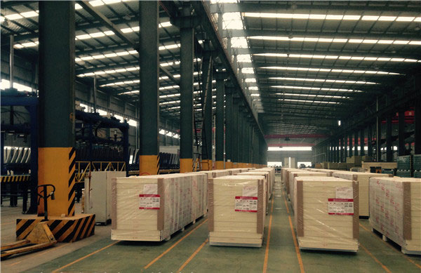 鋼結(jié)構(gòu)圍護(hù)材料中聚氨酯復(fù)合板的介紹