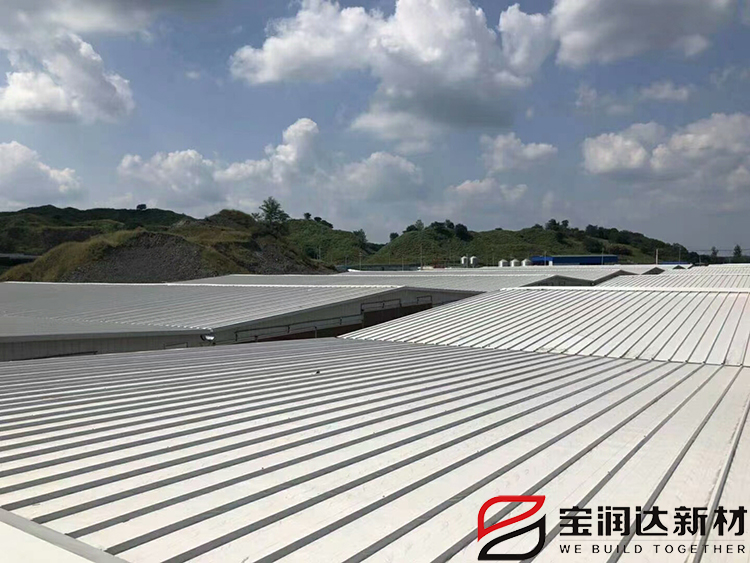修建養(yǎng)殖場(chǎng)應(yīng)該選用哪種屋面板？